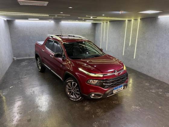 FIAT TORO 2.0 16V TURBO DIESEL VOLCANO 4WD AT9 FIAT TORO 2.0 16V TURBO DIESEL VOLCANO 4WD AT9